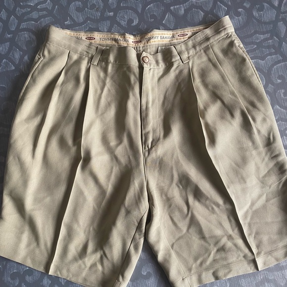 Tommy Bahama Other - Tommy Bahama tan relax fit 100 % silk shorts size 36